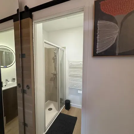 Le Coin Tranquille - Metro - Tram - Parking - Center Apartment